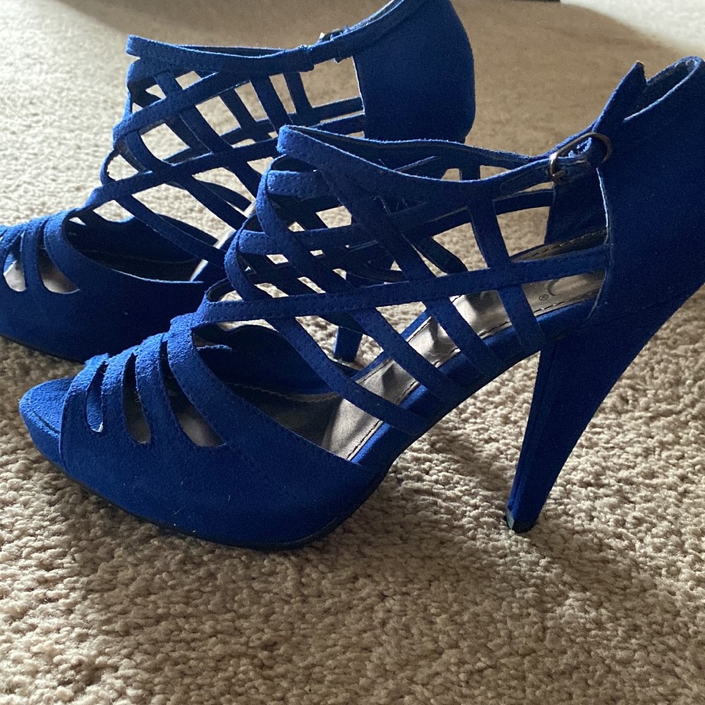 Blue heels - Picture 2 of 2